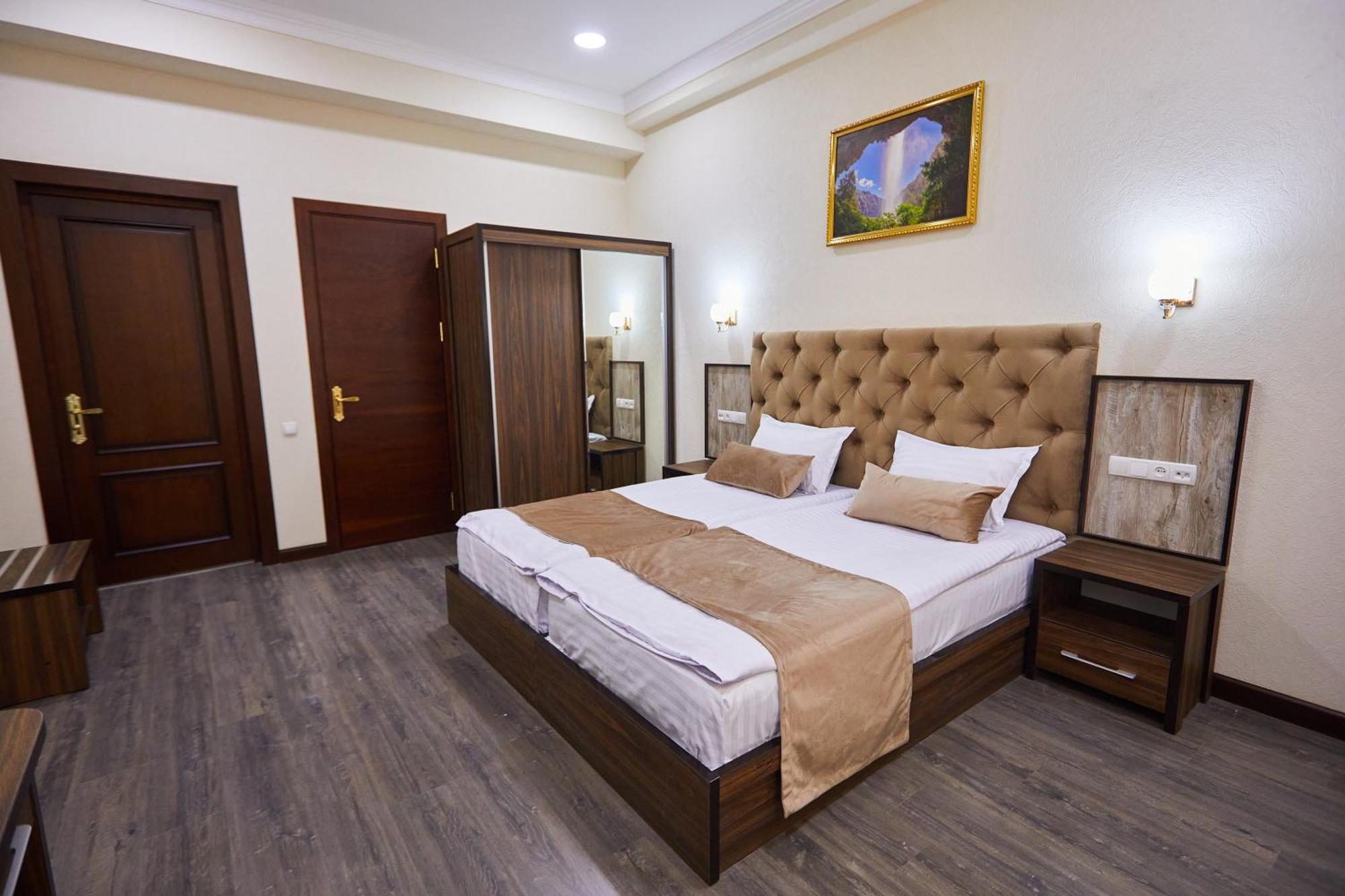 Grand Art Hotel Tashkent Ngoại thất bức ảnh