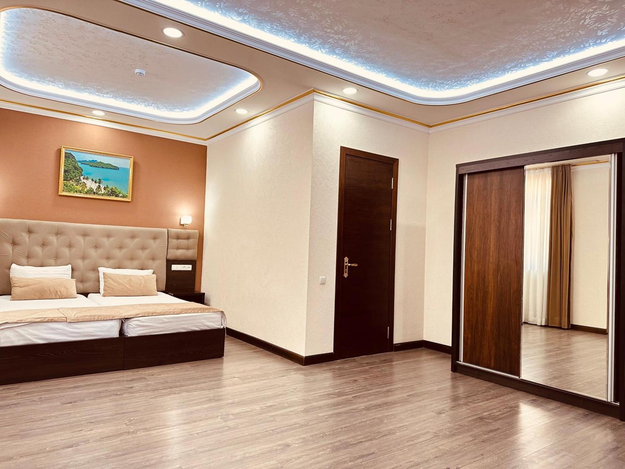 Grand Art Hotel Tashkent Ngoại thất bức ảnh